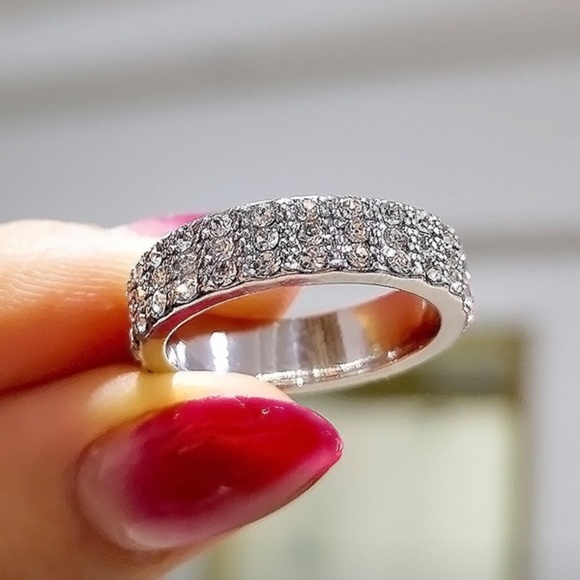 ❗️LAST CHABCE 9/30❗️STERLING SILVER CUBIC ZIRCONIA 3 ROW ETERNITY BAND - Picture 4 of 10